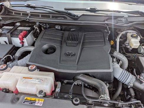 Used 2025 Toyota Tundra Limited image 12