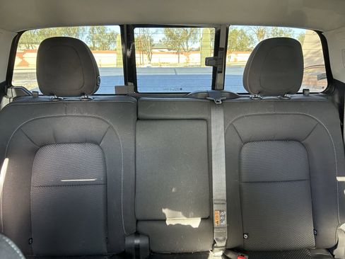 Used 2022 Chevrolet Colorado LT w/ LT Convenience Package image 16