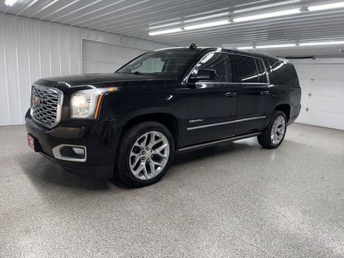 Used 2020 GMC Yukon XL Denali w/ Denali Ultimate Package AWD/4WD image 2