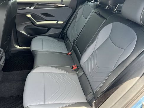 Used 2025 Volkswagen Tiguan SE R-Line AWD/4WD image 36