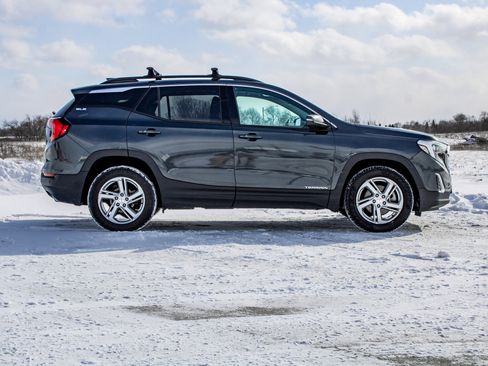 Used 2018 GMC Terrain SLE w/ Driver Convenience Package image 2