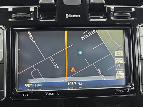 Used 2015 Nissan Leaf SL w/ Premium Package image 21