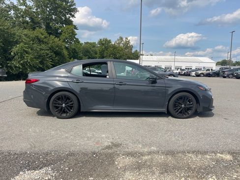 Used 2025 Toyota Camry SE FWD image 6