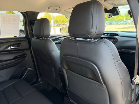 Used 2021 Chevrolet TrailBlazer LT w/ Premium Seating Package FWD image 30