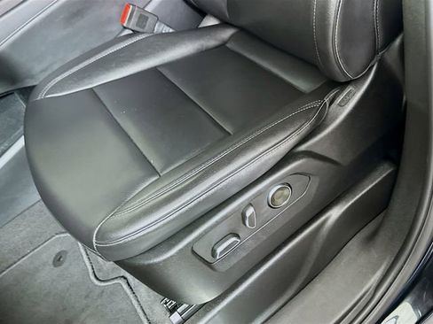 Used 2024 Cadillac Escalade ESV Luxury image 21