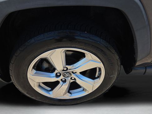 Used 2019 Toyota RAV4 Limited w/ Limited Grade Weather Package AWD/4WD image 29