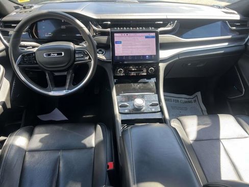 Certified 2023 Jeep Grand Cherokee Overland w/ Luxury Tech Group IV AWD/4WD image 15