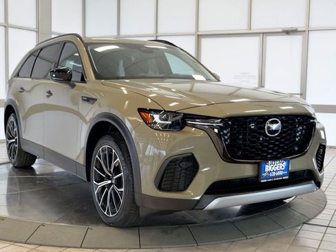 Certified 2025 MAZDA CX-70 Plug-In Hybrid w/ Premium Pkg image 2