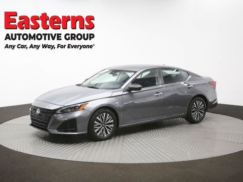 Used 2024 Nissan Altima 2.5 SV FWD image 56