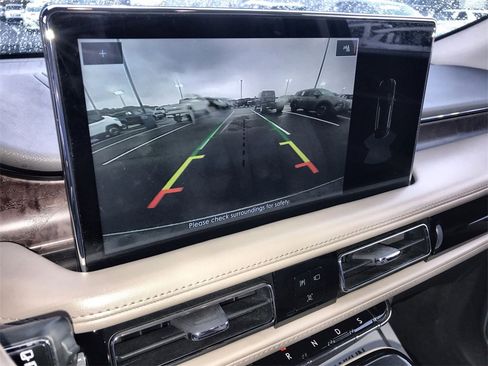 Used 2022 Lincoln Nautilus Reserve image 17