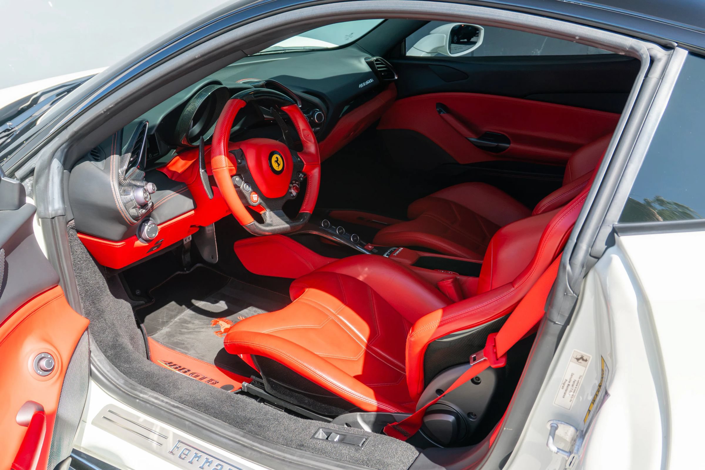 Used 2018 Ferrari 488 GTB RWD image 67