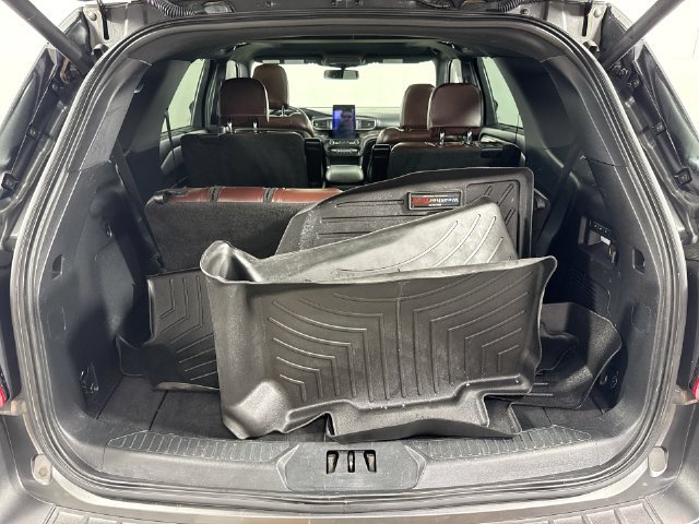 Used 2020 Ford Explorer Platinum w/ Premium Technology Package AWD/4WD image 34