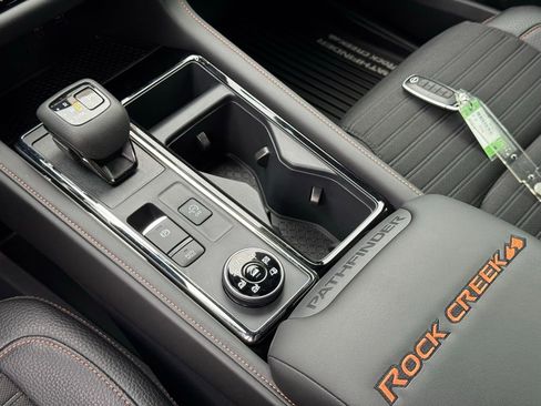 Used 2025 Nissan Pathfinder Rock Creek image 36