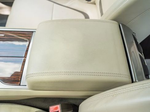 Used 2012 Jaguar XF Portfolio image 31