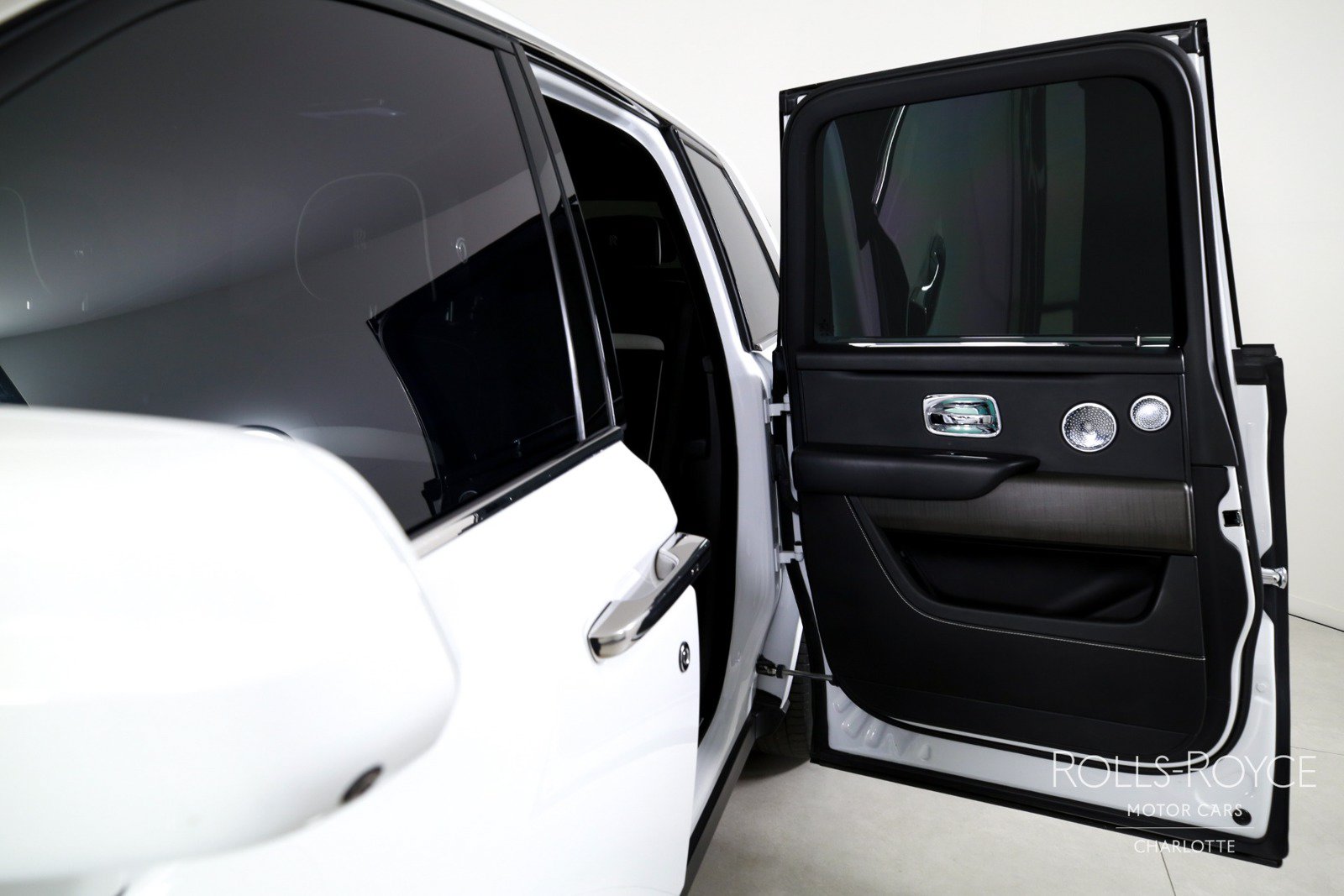 Used 2020 Rolls-Royce Cullinan AWD/4WD image 18