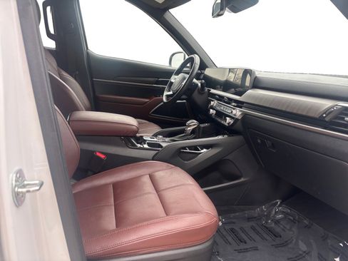 Used 2023 Kia Telluride EX w/ EX Captain's Chair Package FWD image 15