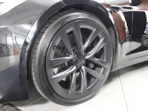 Used 2022 Tesla Model S Plaid image 48