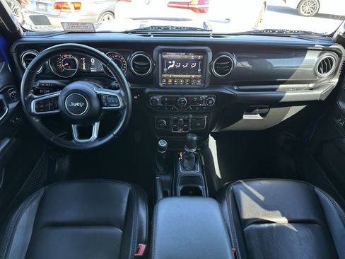 Used 2020 Jeep Wrangler Unlimited Sahara image 13