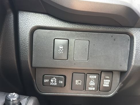 Used 2021 Toyota Tacoma TRD Sport AWD/4WD image 12