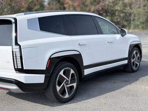 New 2026 Hyundai Ioniq 9 Limited image 6