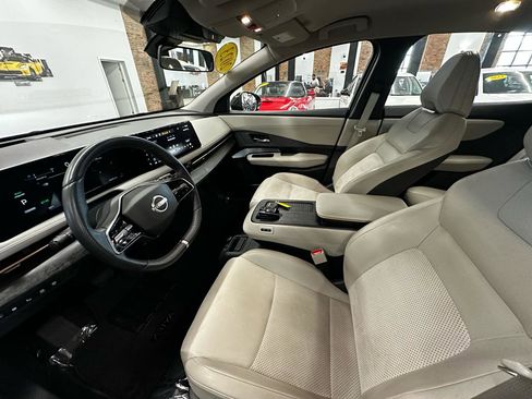 Used 2023 Nissan Ariya FWD image 11