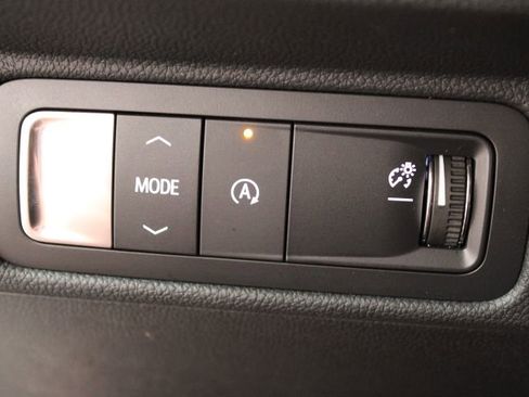 New 2025 Chevrolet Traverse LT w/ Enhanced Driving Package image 18