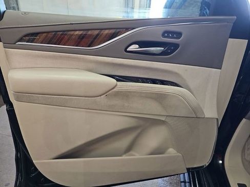 Used 2024 Cadillac Escalade Sport Platinum w/ LPO, ONYX Package AWD/4WD image 14