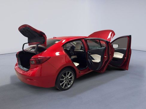 Used 2018 MAZDA MAZDA3 Grand Touring w/ Premium Equipment Package image 12