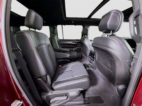 Used 2023 Jeep Wagoneer Series II w/ Convenience Group I image 31