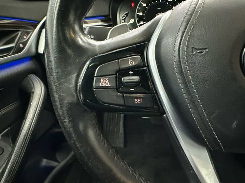 Used 2018 BMW 530i xDrive AWD/4WD image 25
