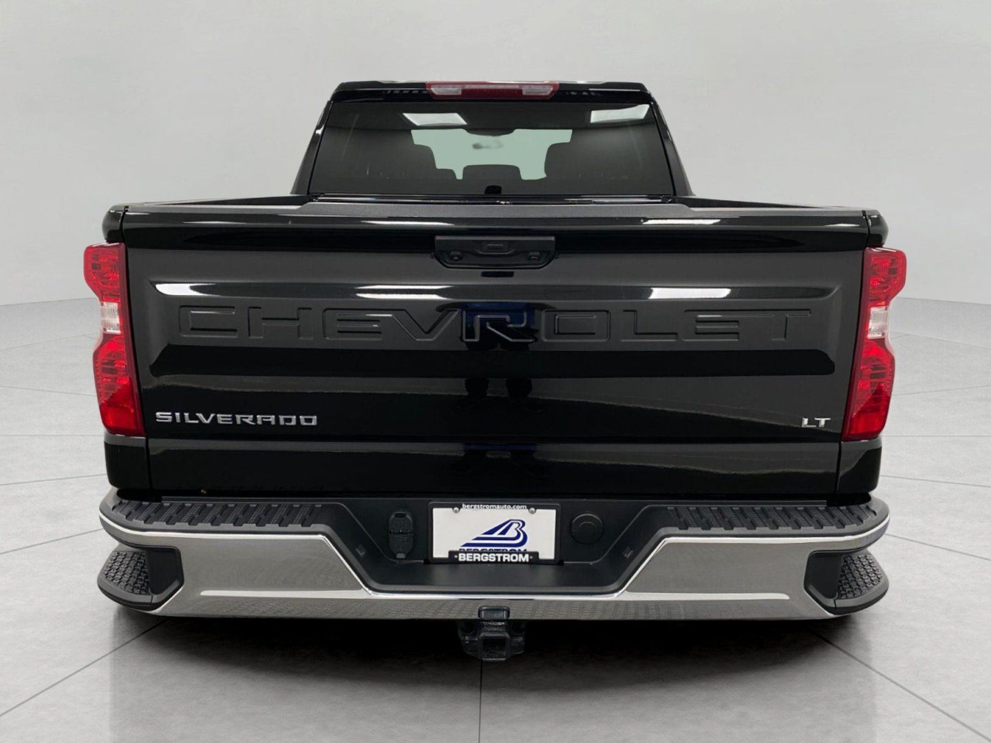Used 2024 Chevrolet Silverado 1500 LT AWD/4WD image 6