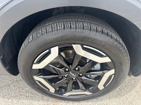 Used 2025 Kia Telluride EX w/ EX Captain's Chair Package FWD image 10