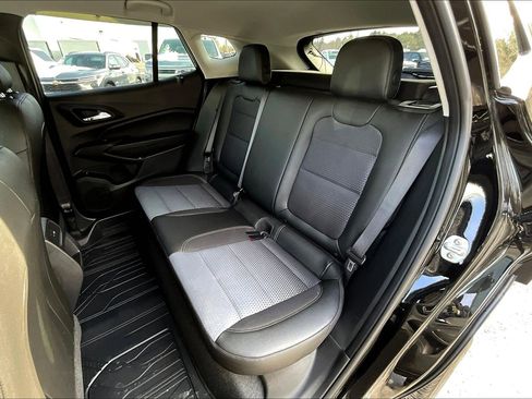 Used 2025 Chevrolet Trax LT w/ Driver Confidence Package image 14