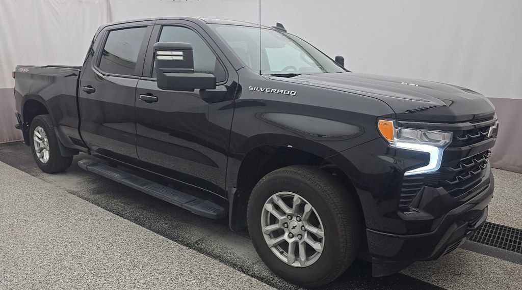 Used 2024 Chevrolet Silverado 1500 RST w/ Max Trailering Package AWD/4WD image 4