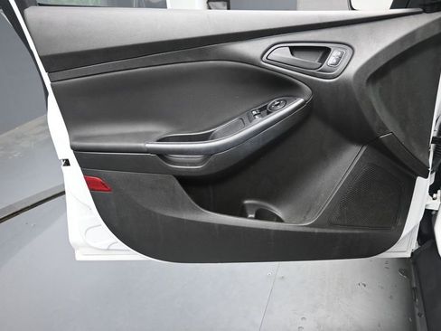 Used 2016 Ford Focus S FWD image 18