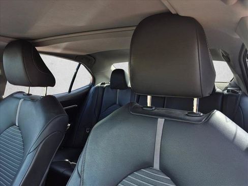 Used 2018 Toyota Camry SE w/ Moonroof Package FWD image 5