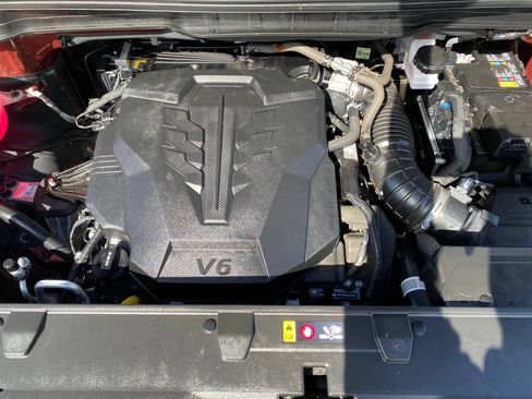 Used 2024 Kia Carnival LX FWD image 28