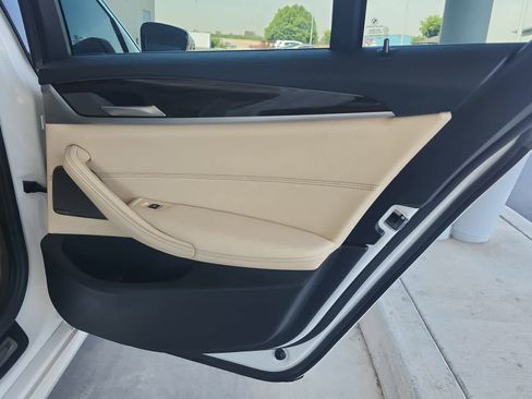 Used 2023 BMW 530e w/ Premium Package RWD image 13