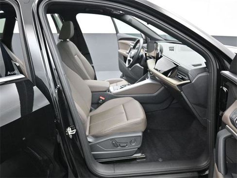 Certified 2025 Audi Q5 Premium Plus w/ Premium Plus image 35