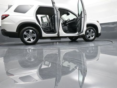 Used 2023 Honda Pilot EX-L image 49