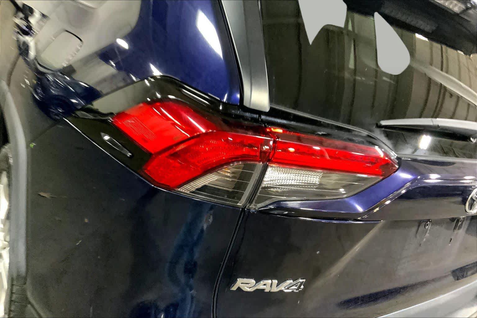 Certified 2021 Toyota RAV4 XLE Premium AWD/4WD image 29