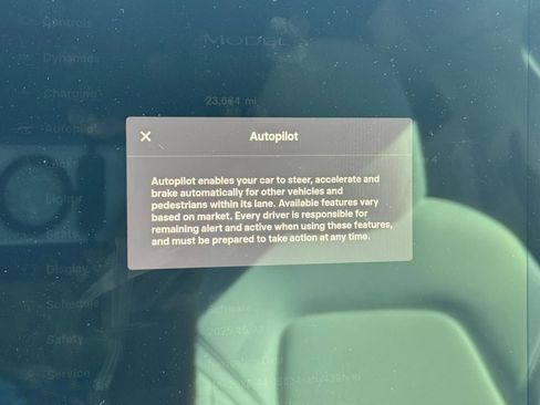 Used 2024 Tesla Model Y Long Range AWD/4WD image 14