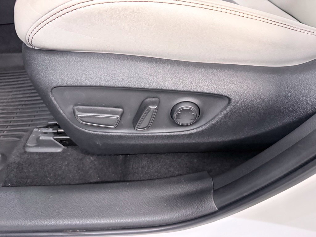Used 2023 Toyota RAV4 XLE Premium FWD image 11