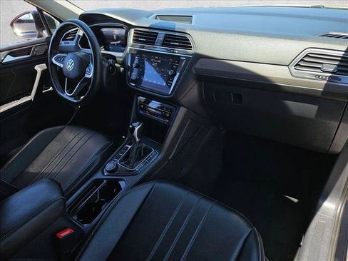 Used 2024 Volkswagen Tiguan SE AWD/4WD image 28