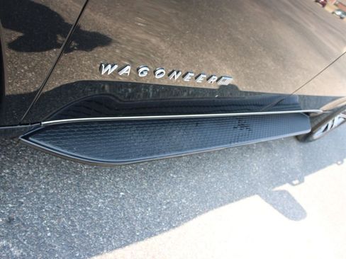 Used 2024 Jeep Wagoneer L Series II w/ Flexible Seating Group image 19