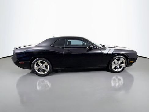 Used 2010 Dodge Challenger R/T RWD image 5