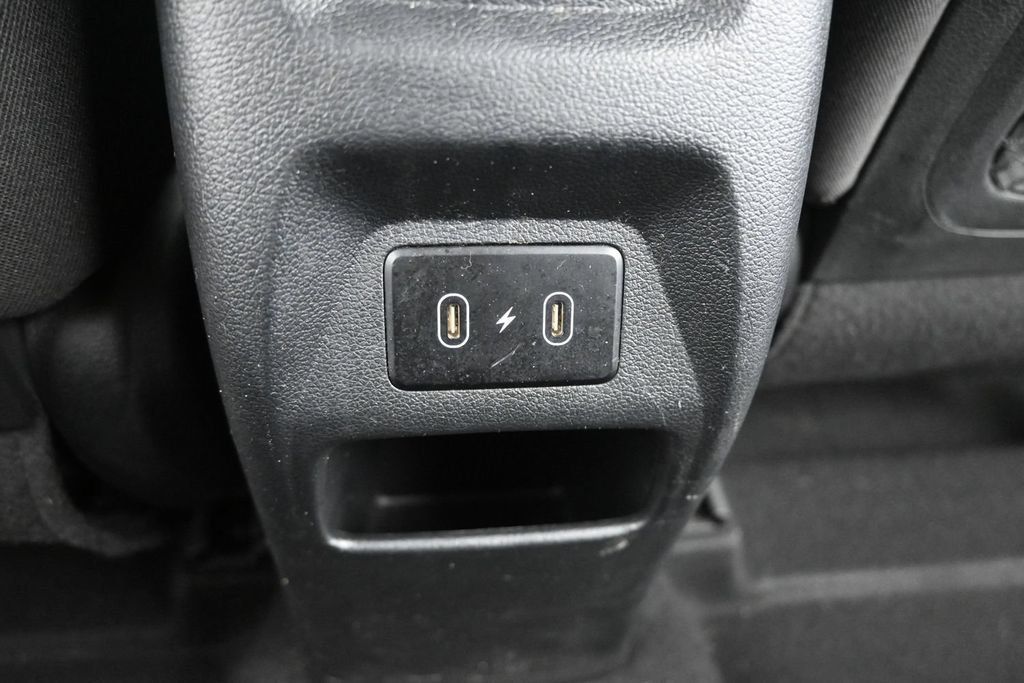 Used 2024 Hyundai Venue SEL FWD image 12