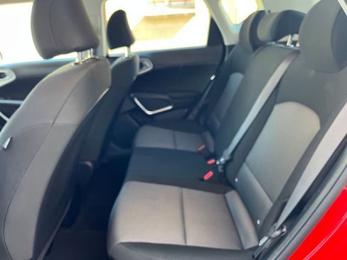 Used 2025 Kia Soul LX w/ LX Technology Package image 23