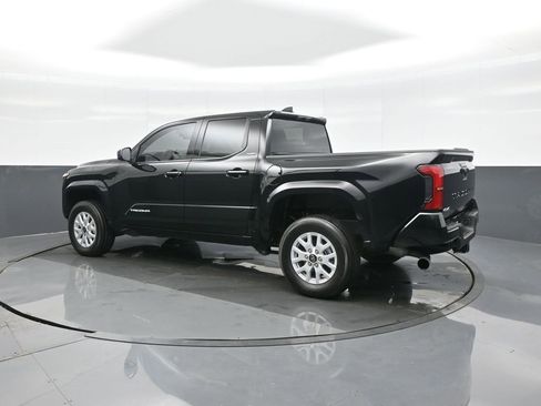 Certified 2025 Toyota Tacoma SR5 image 5
