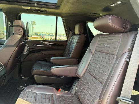 Used 2023 Cadillac Escalade Sport Platinum AWD/4WD image 12
